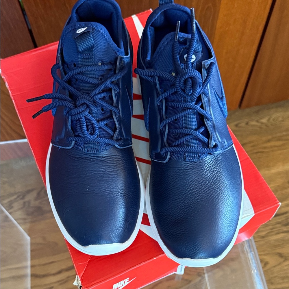 Nike Womens Roshe Blue leather Sneakers - Picture 5 of 6